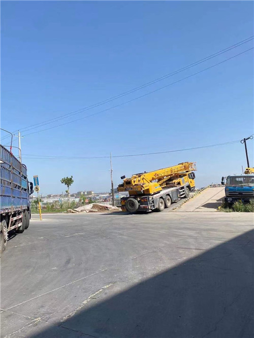 秦安县25吨吊车的租赁价格大概是多少？