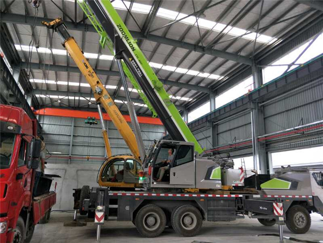 秦安县高空车出租需要注意哪些安全事项？