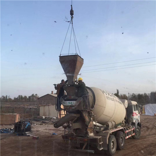 秦安县“精准瞄准”—— 吊车的 “定位导航” 技术