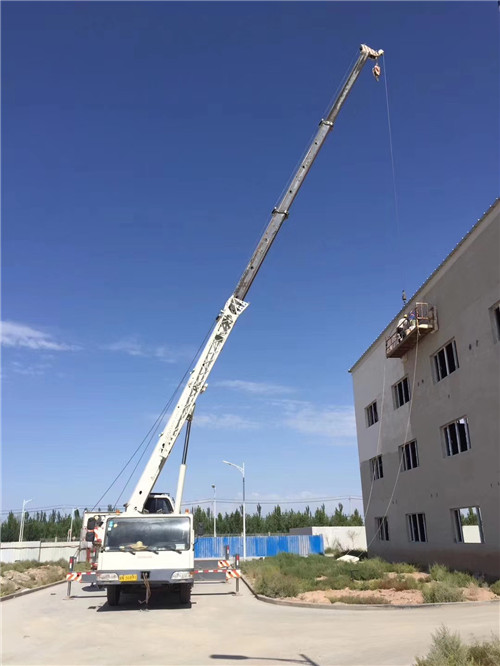 秦安县“轻装强干”—— 吊车的 “轻量化臂架” 技术